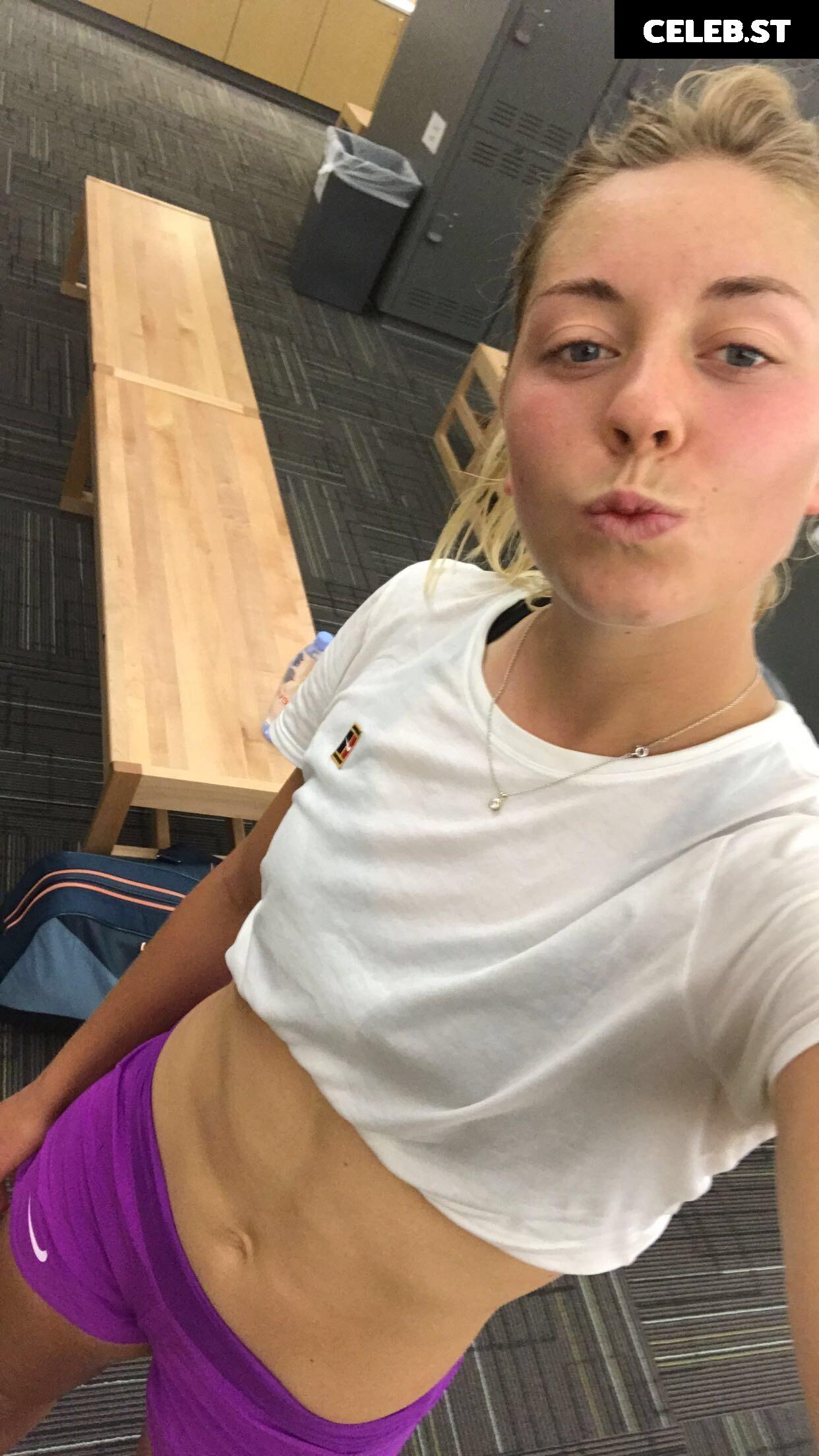 Carina Witthöft Image 2086793