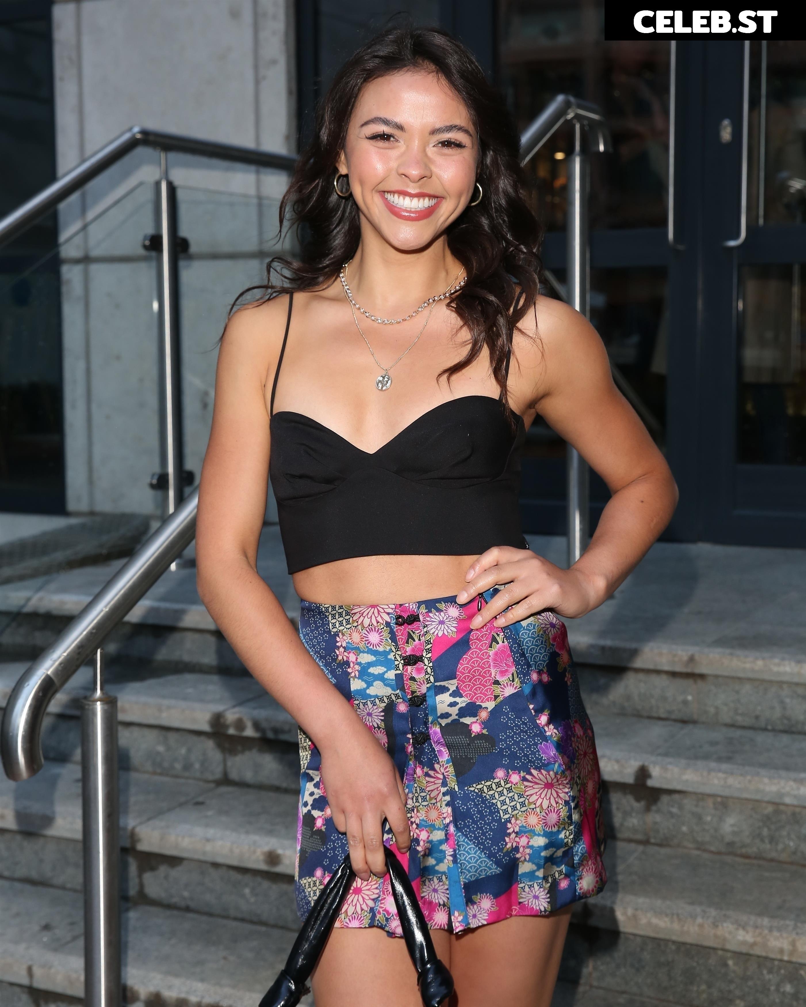 Vanessa Bauer Image 2086055