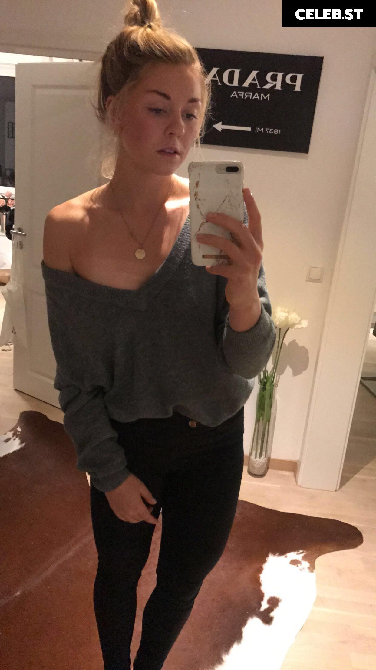 Carina Witthöft Image 2086995