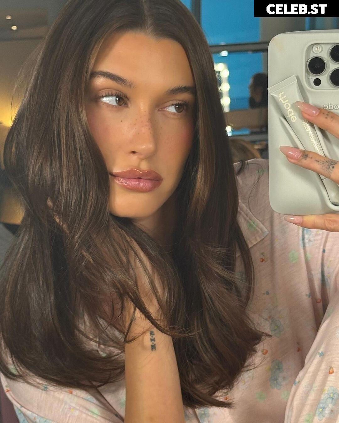 Hailey Bieber Image 2084932