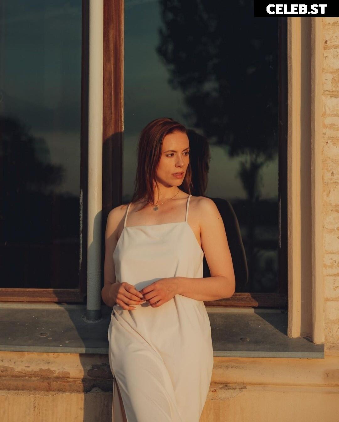 Lara Dandelion Seibert Image 2081893