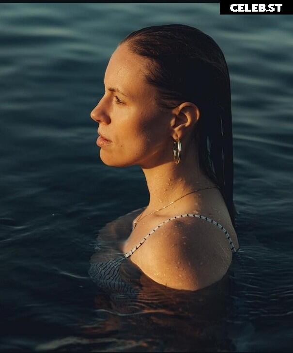 Lara Dandelion Seibert Image 2081221