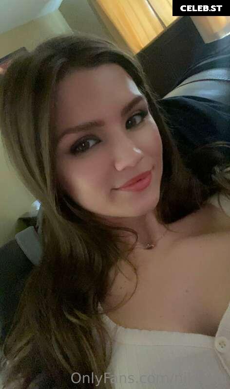 Nikki Sia / Nikkisia Image 20825567