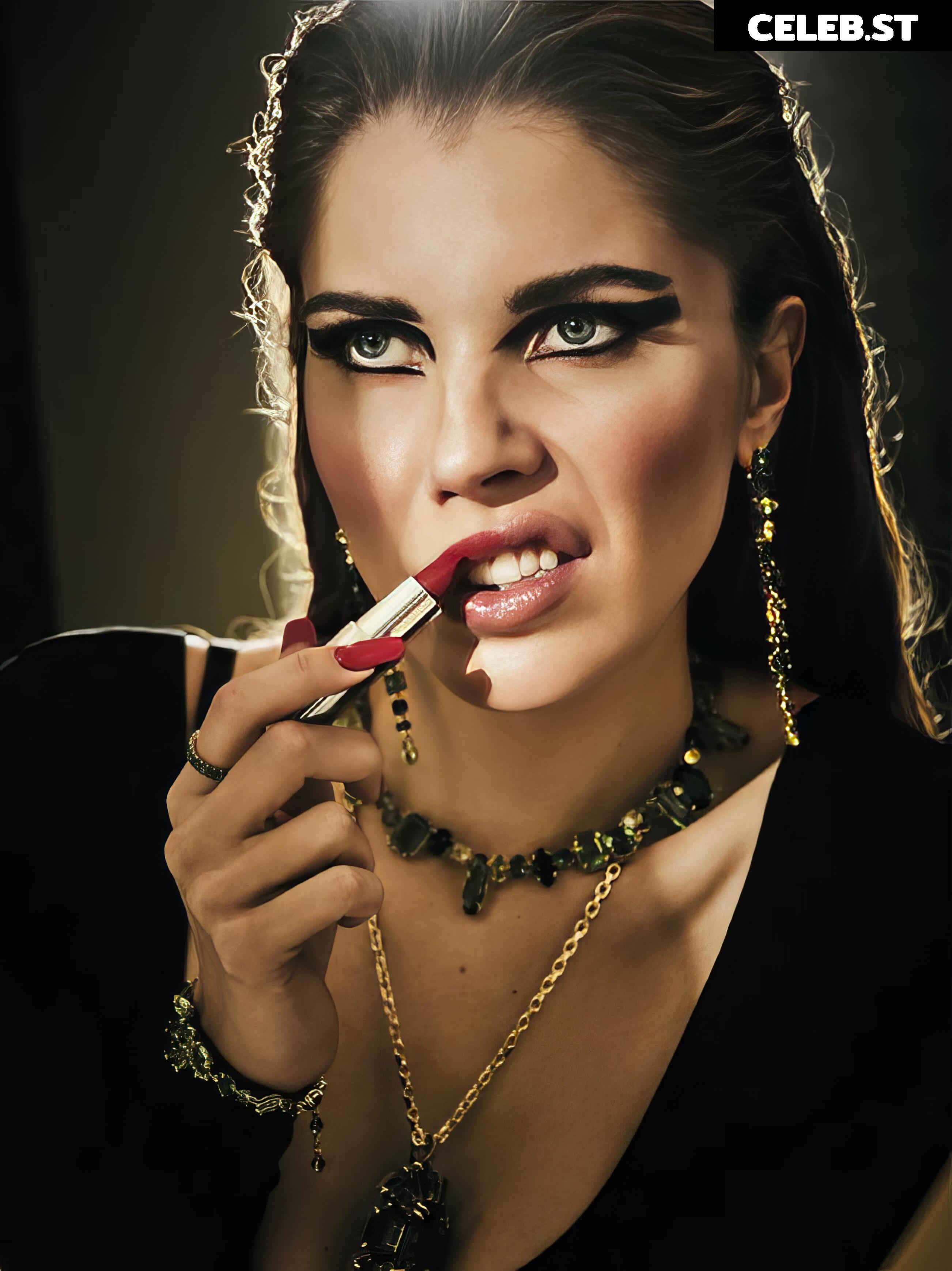 Victoria Swarovski Image 2082128
