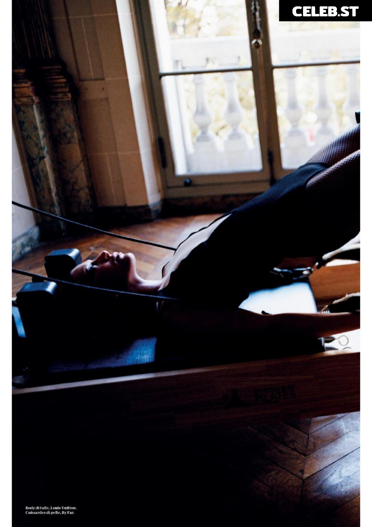 Hailey Bieber Image 2082980