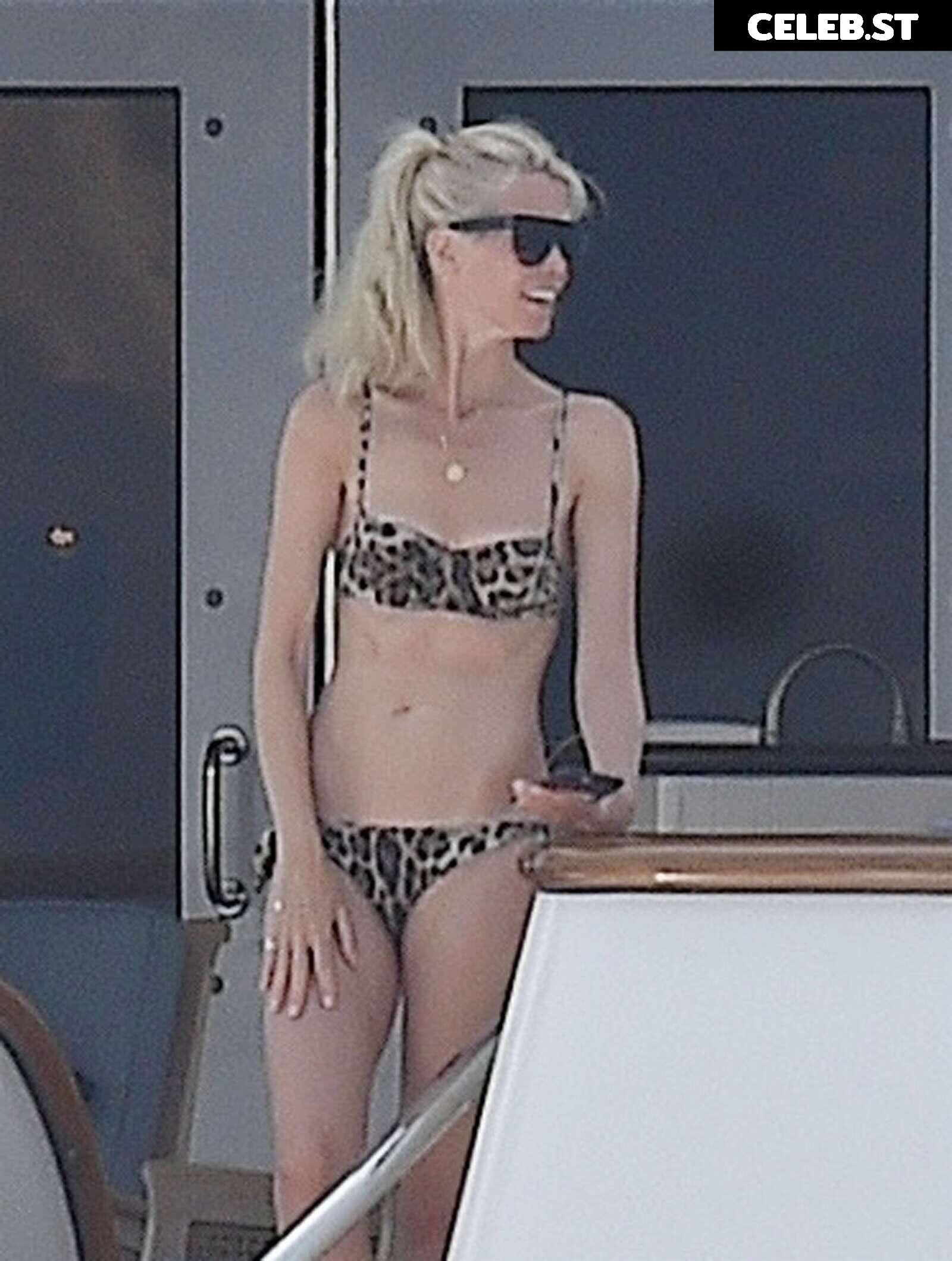 Claudia Schiffer Image 2083521