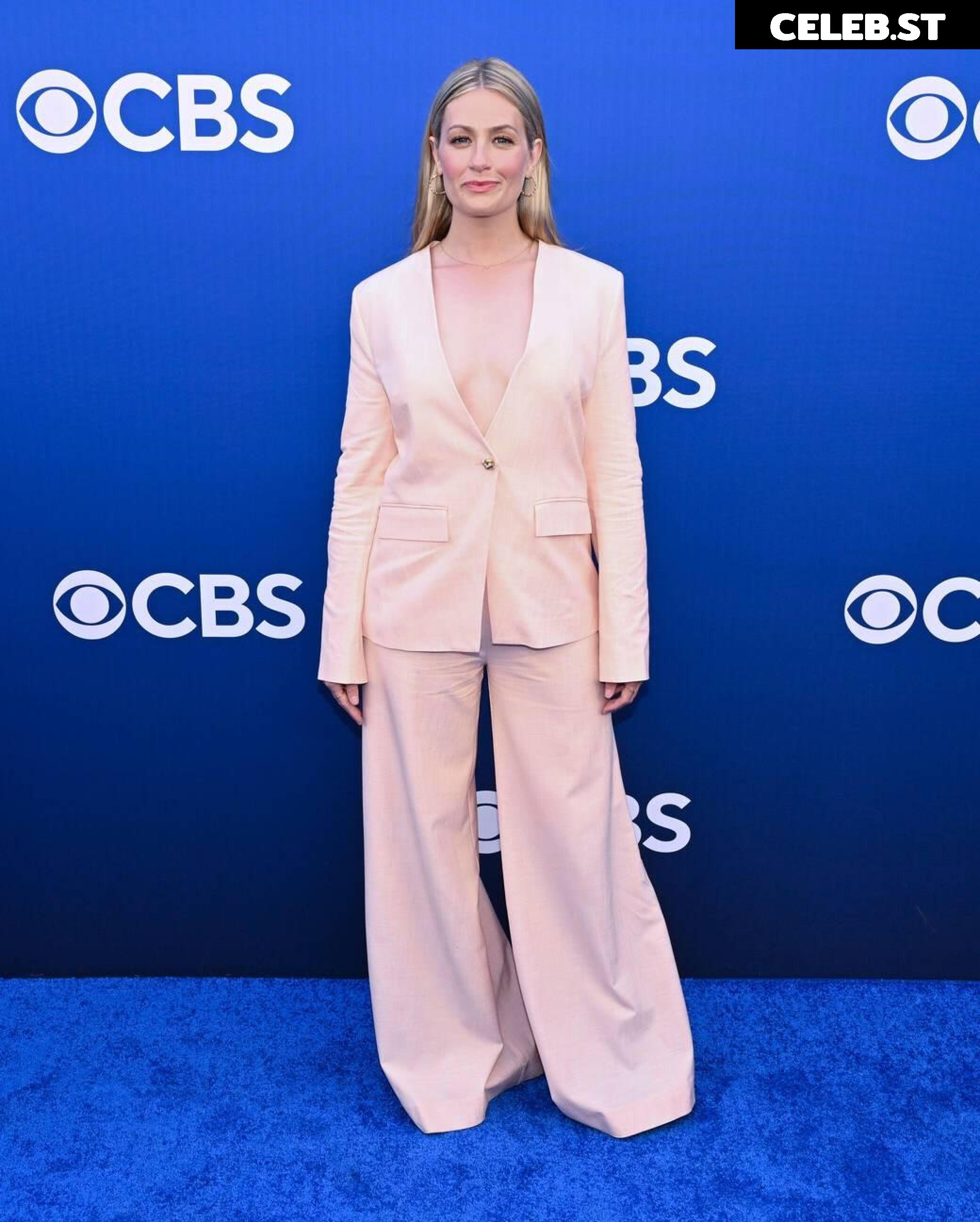 Beth Behrs Image 2083498