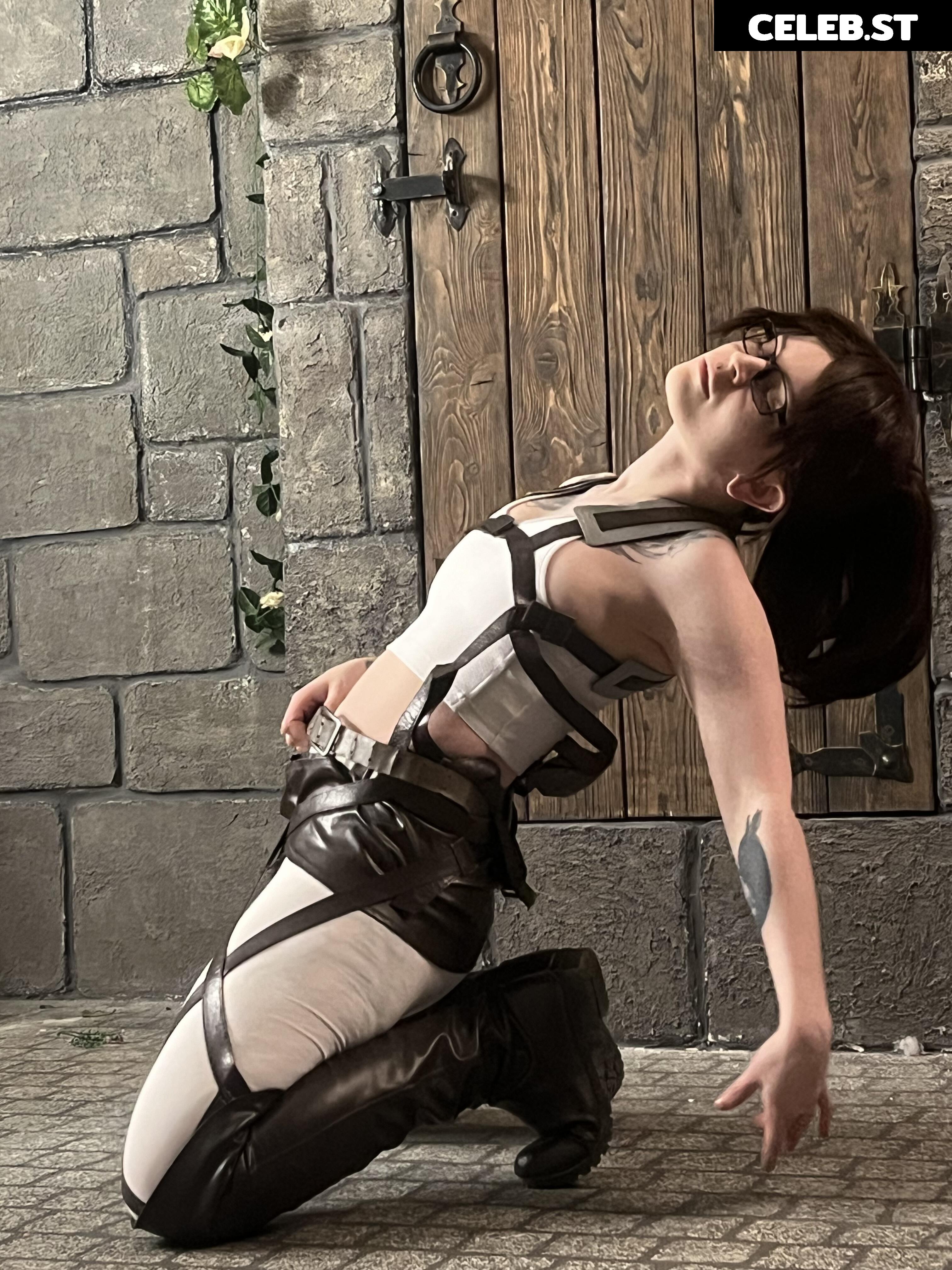 arahnaekb / chloe_glass_ Image 20834858