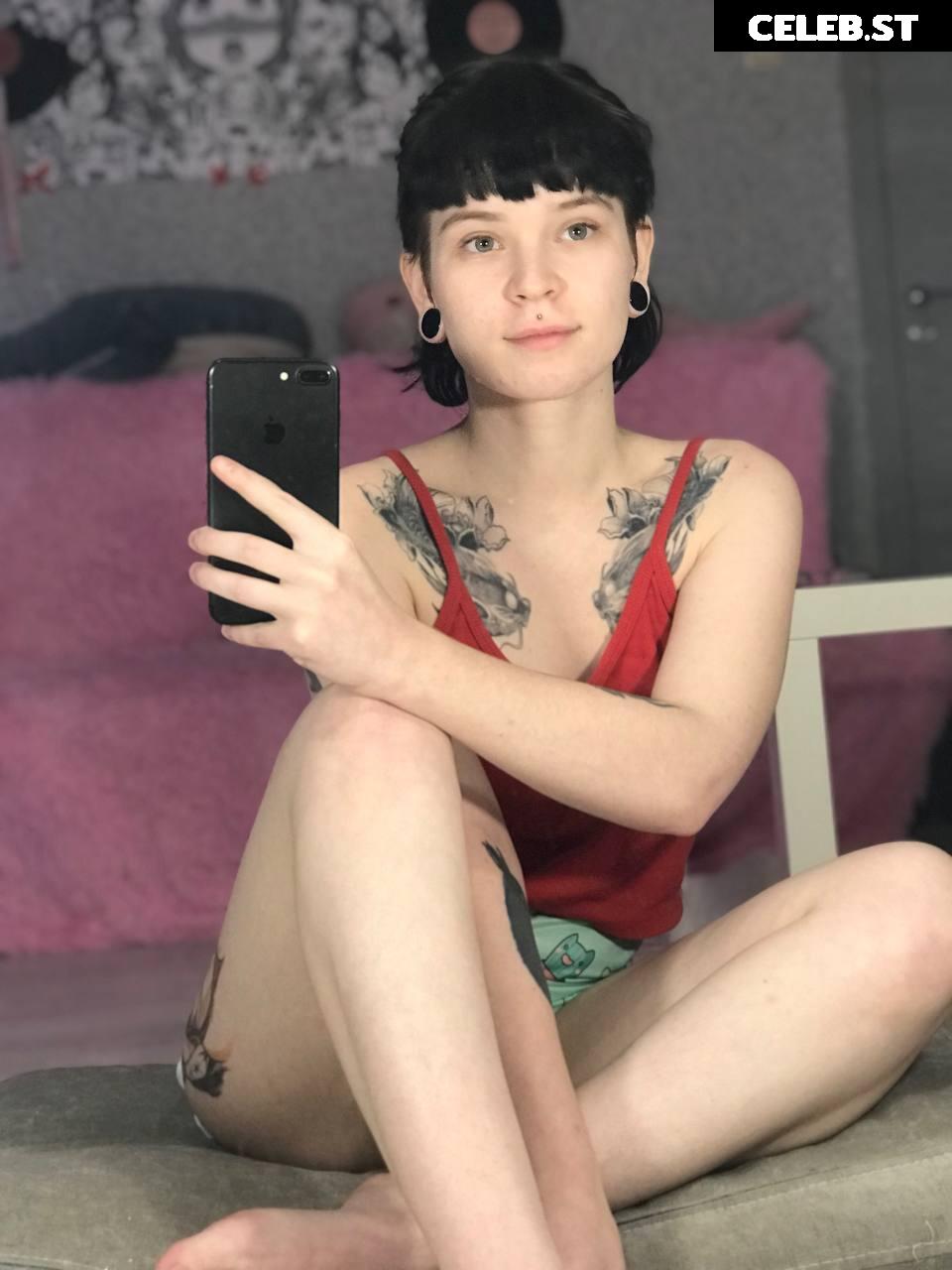 arahnaekb / chloe_glass_ Image 20834607