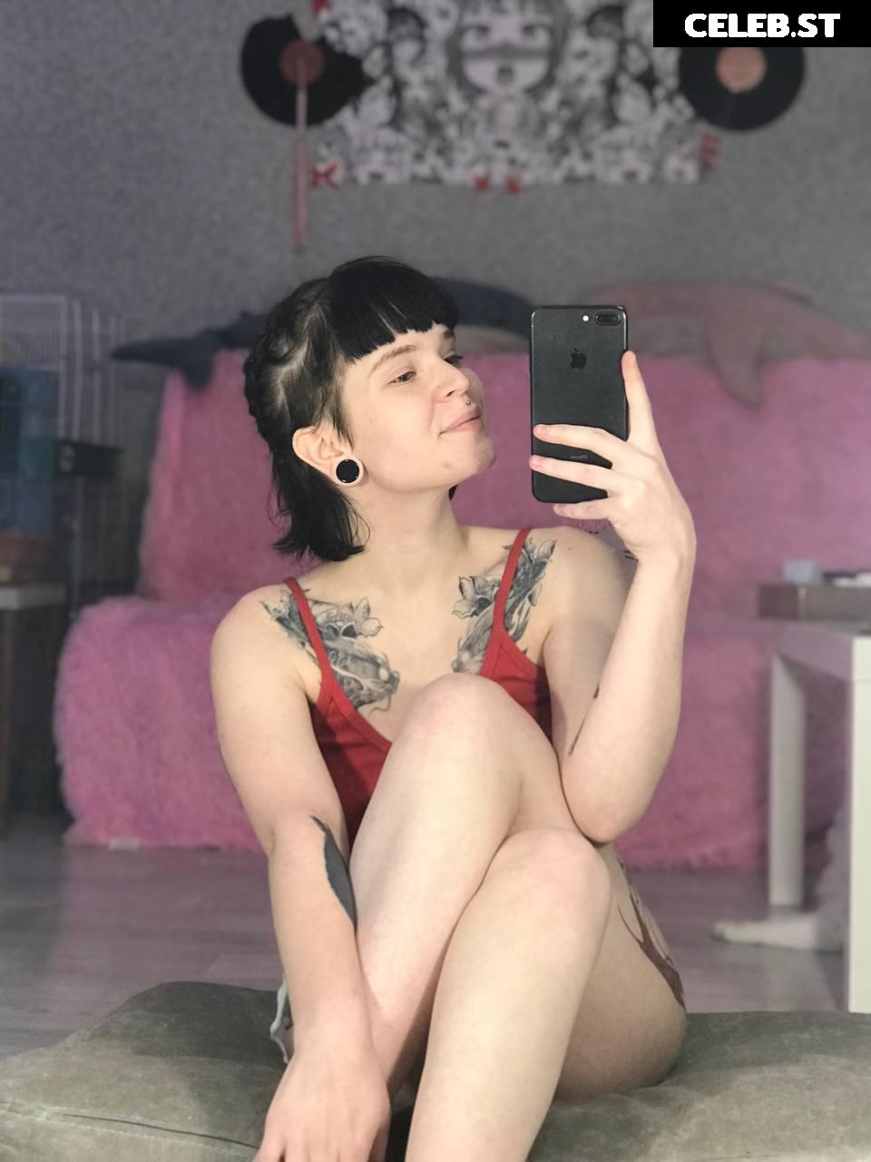 arahnaekb / chloe_glass_ Image 20834608