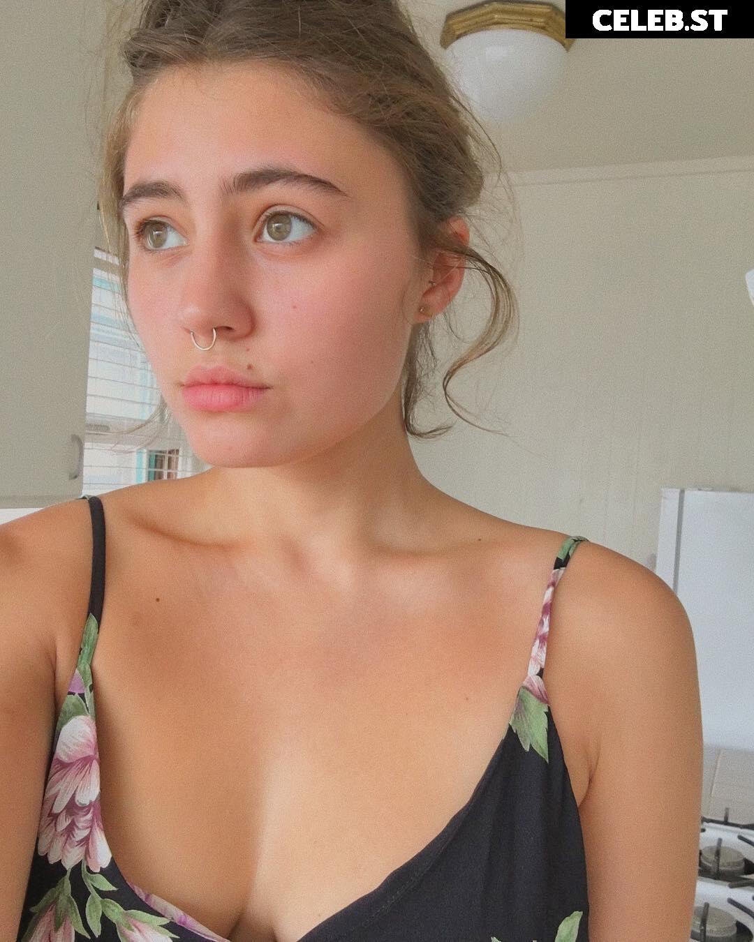 Lia Marie Johnson Image 2080589