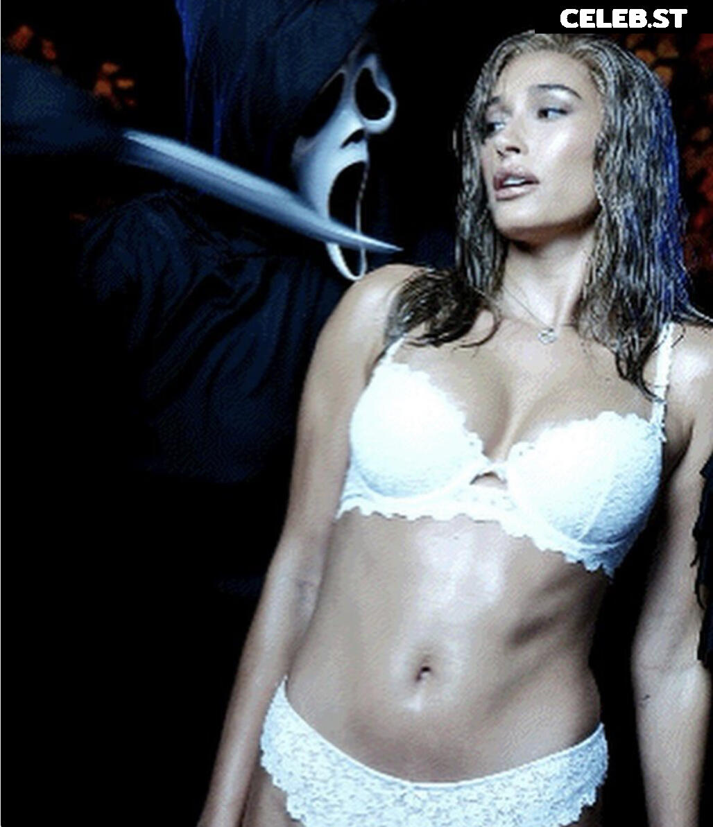 Hailey Bieber Image 2080659