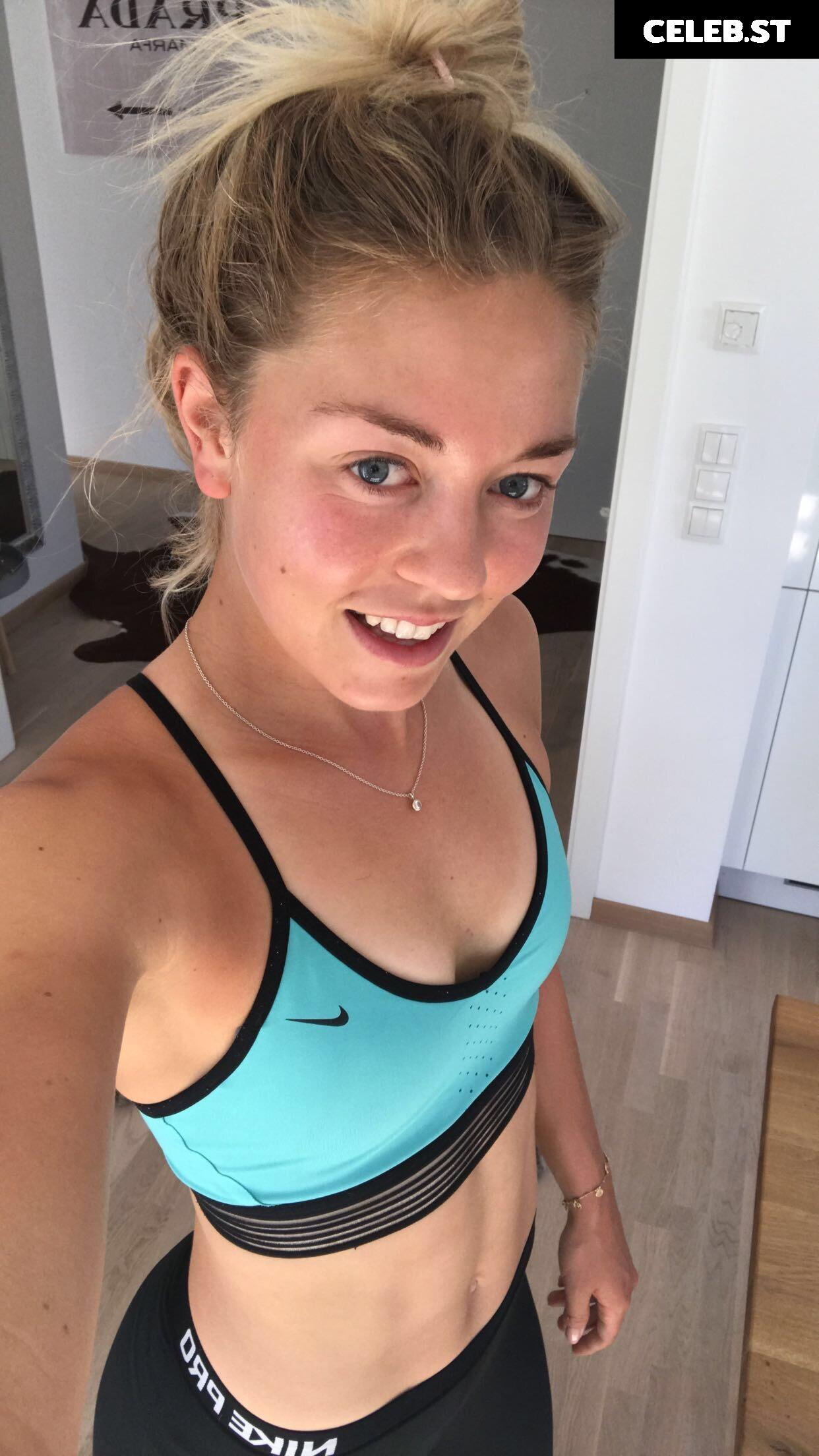 Carina Witthöft Image 2089698