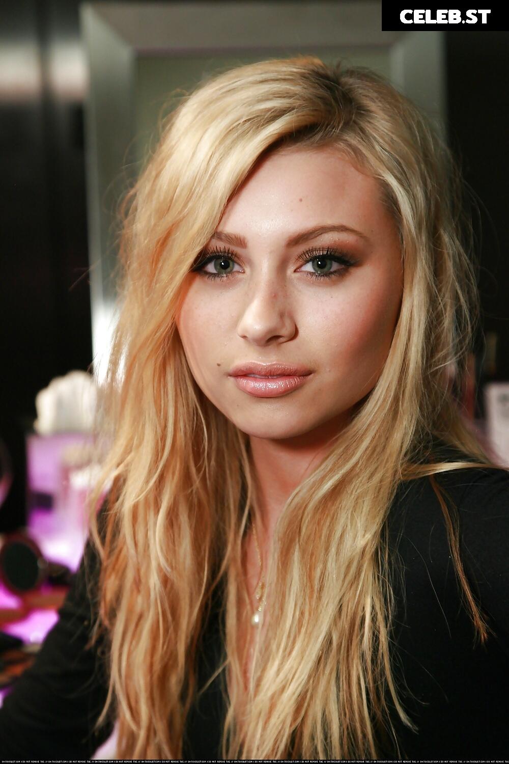 Aly Michalka Image 2089168