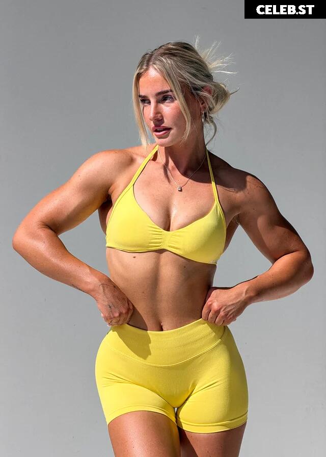 Emma Hartley/blondeyy101 Image 20887017