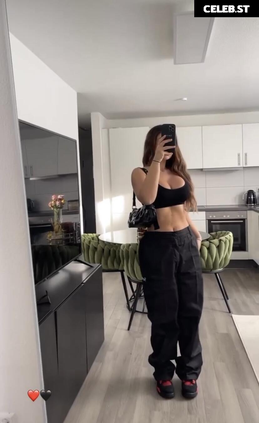 Lisa Jolie Image 2075827