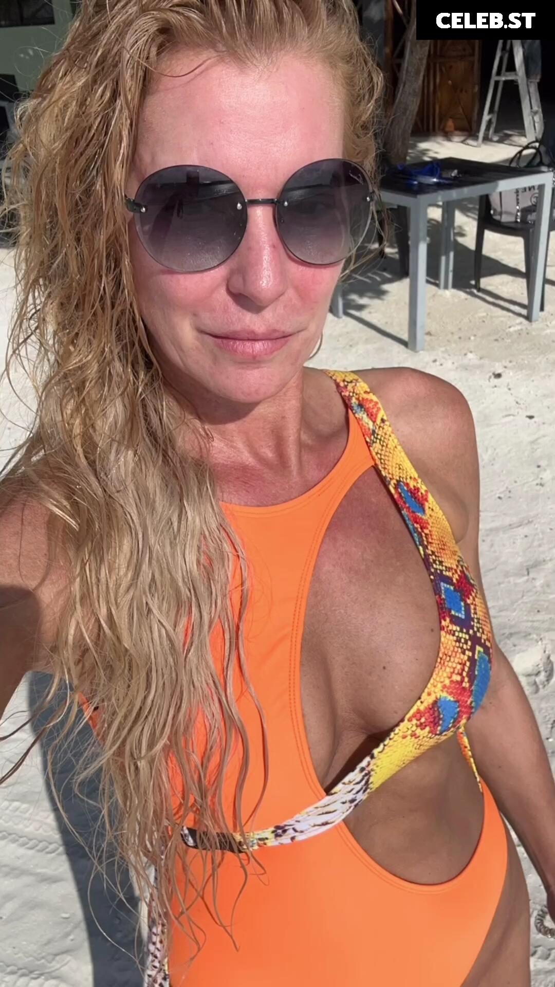 Giulia Siegel Image 2075214