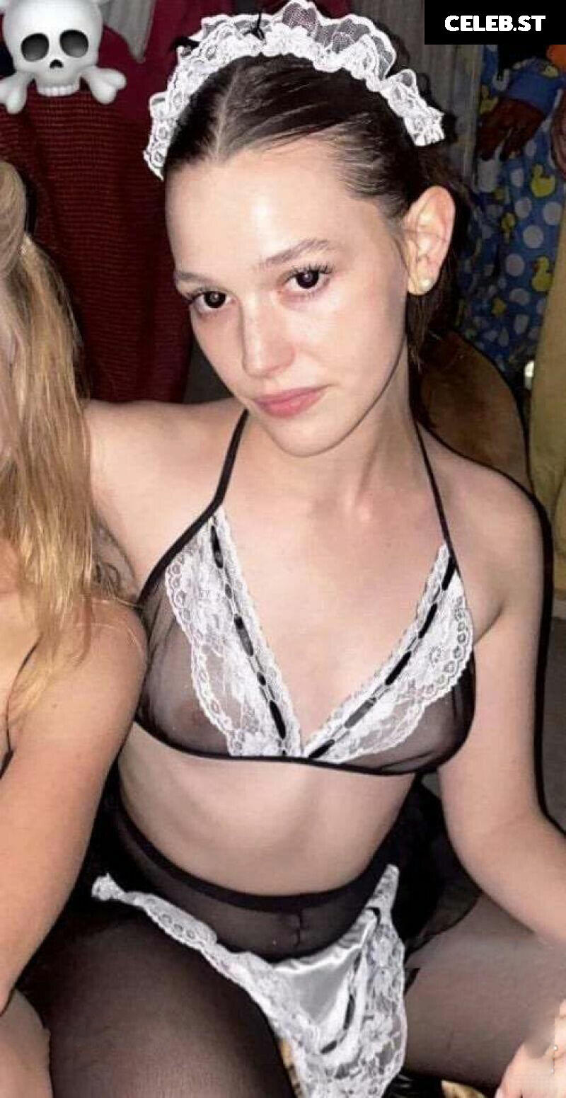 Victoria Pedretti Image 2076515