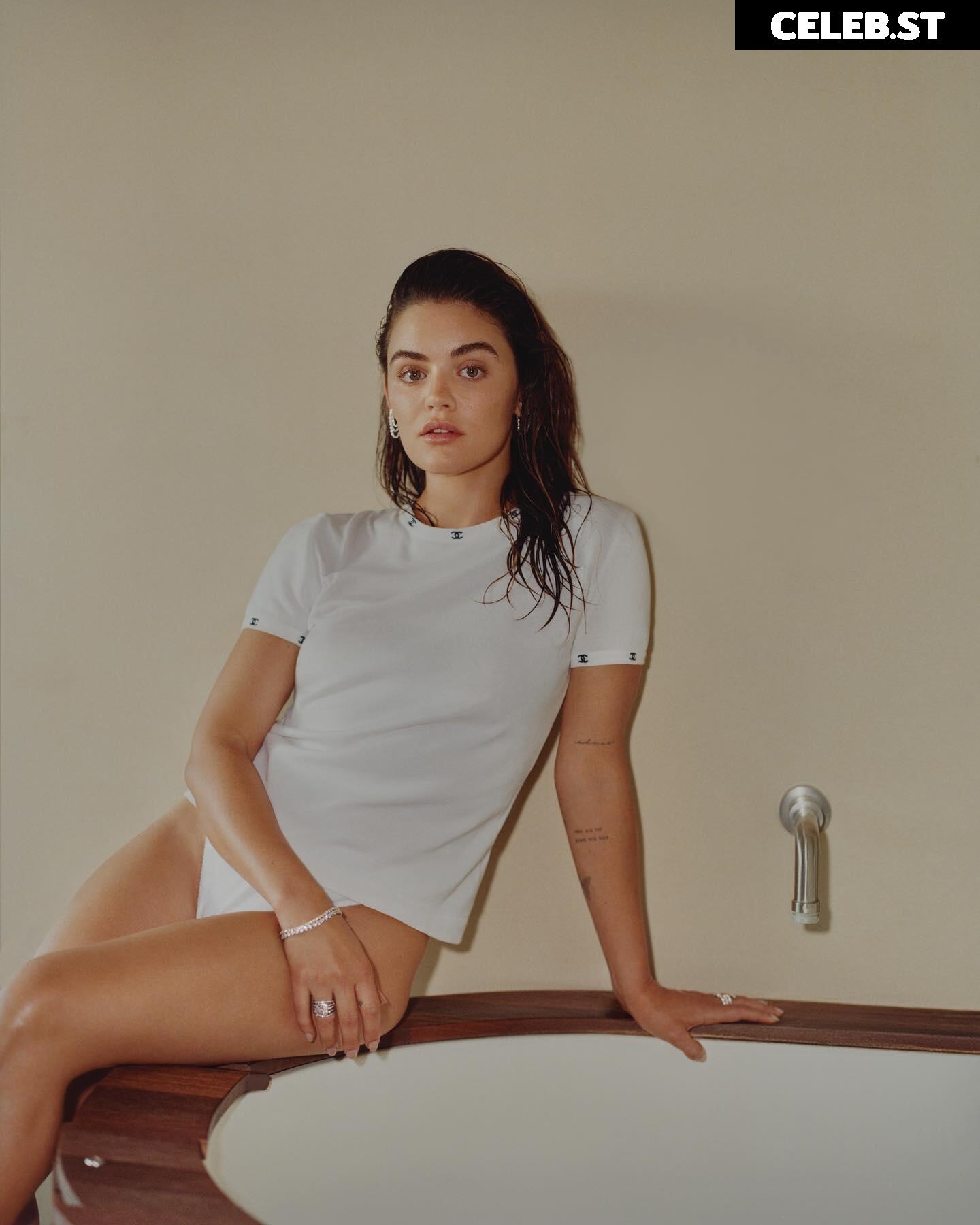 Lucy Hale Image 2076432