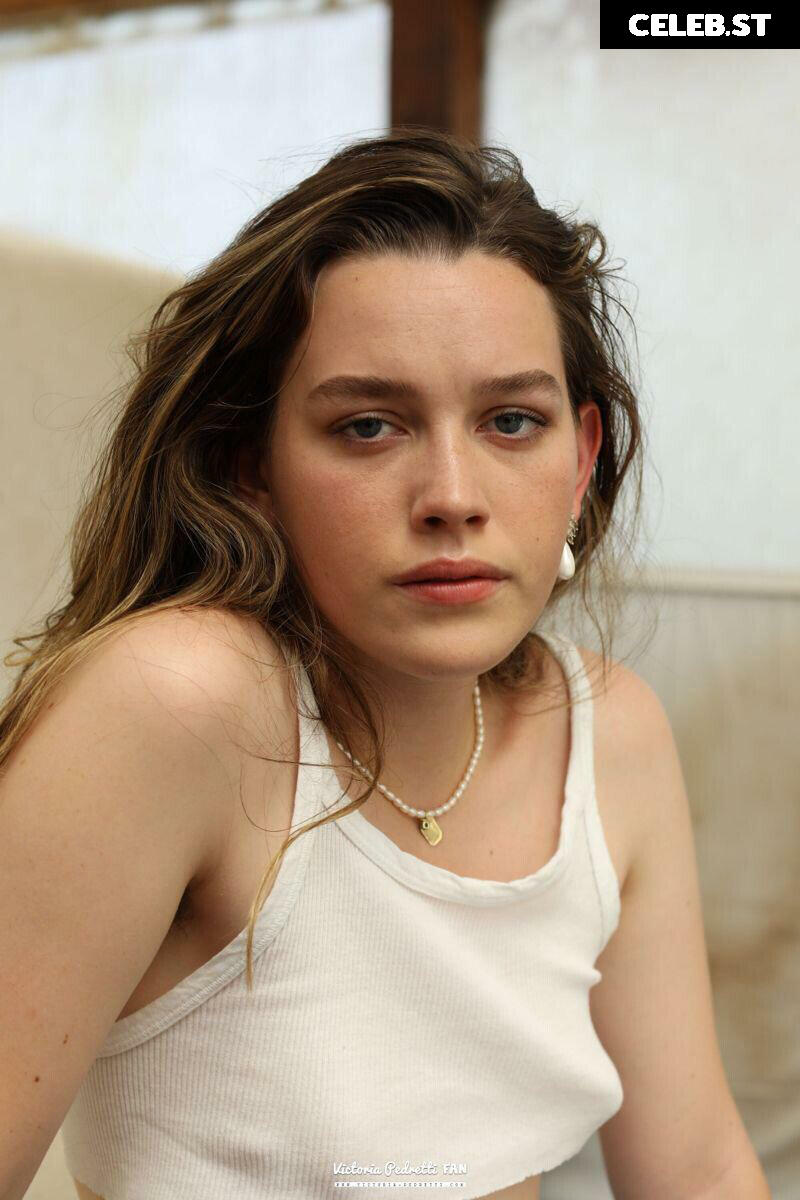 Victoria Pedretti Image 2076611