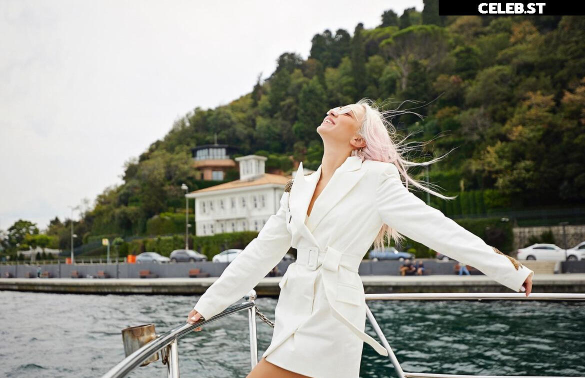 Ece Seckin Image 2074502