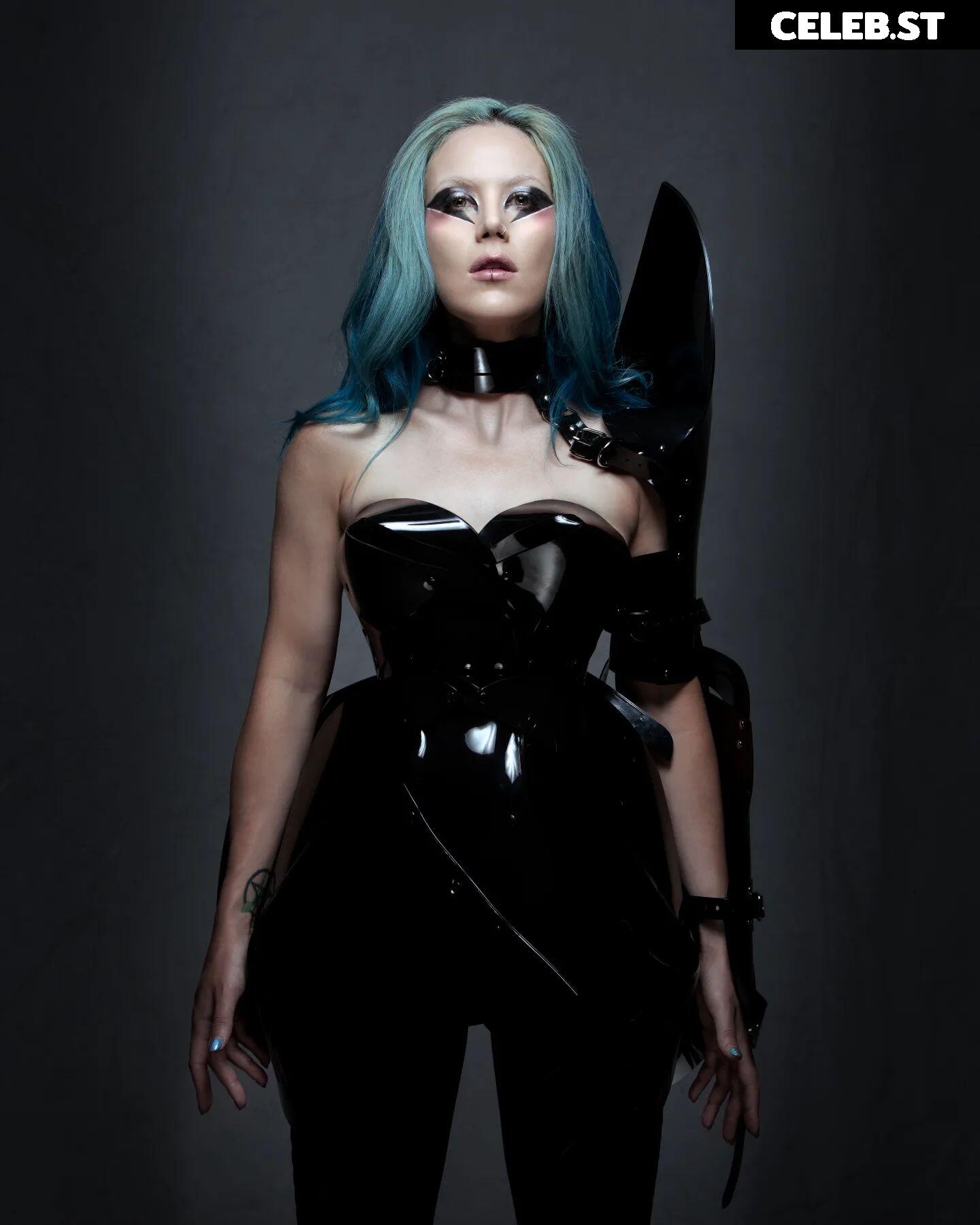 Alissa White-Gluz Image 2074161