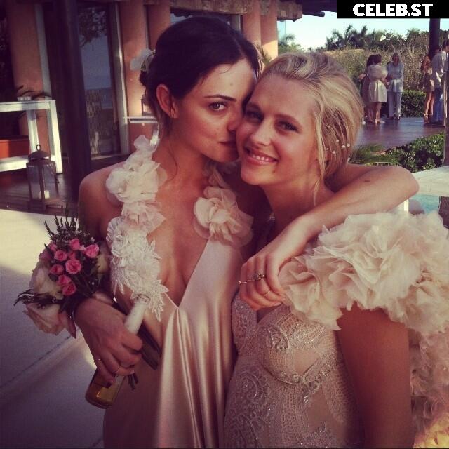 Phoebe Tonkin Image 2074355