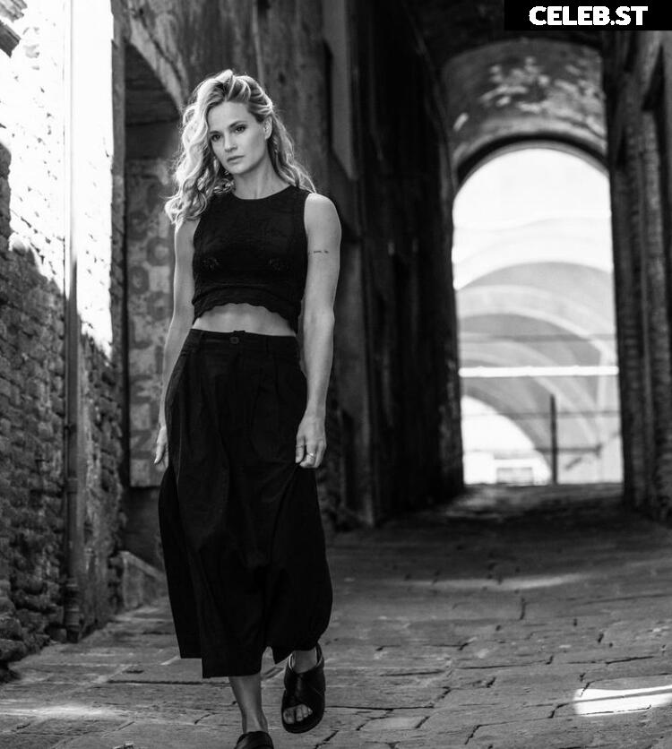 Pia Stutzenstein Image 2071689