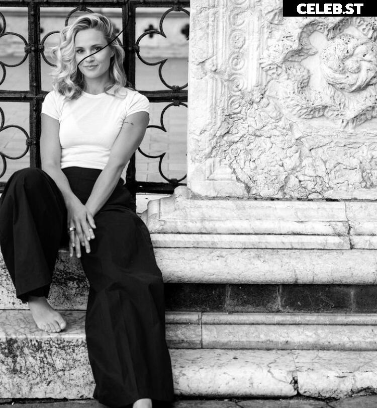 Pia Stutzenstein Image 2071913