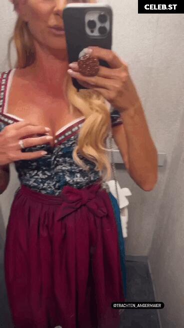Giulia Siegel Image 2073891