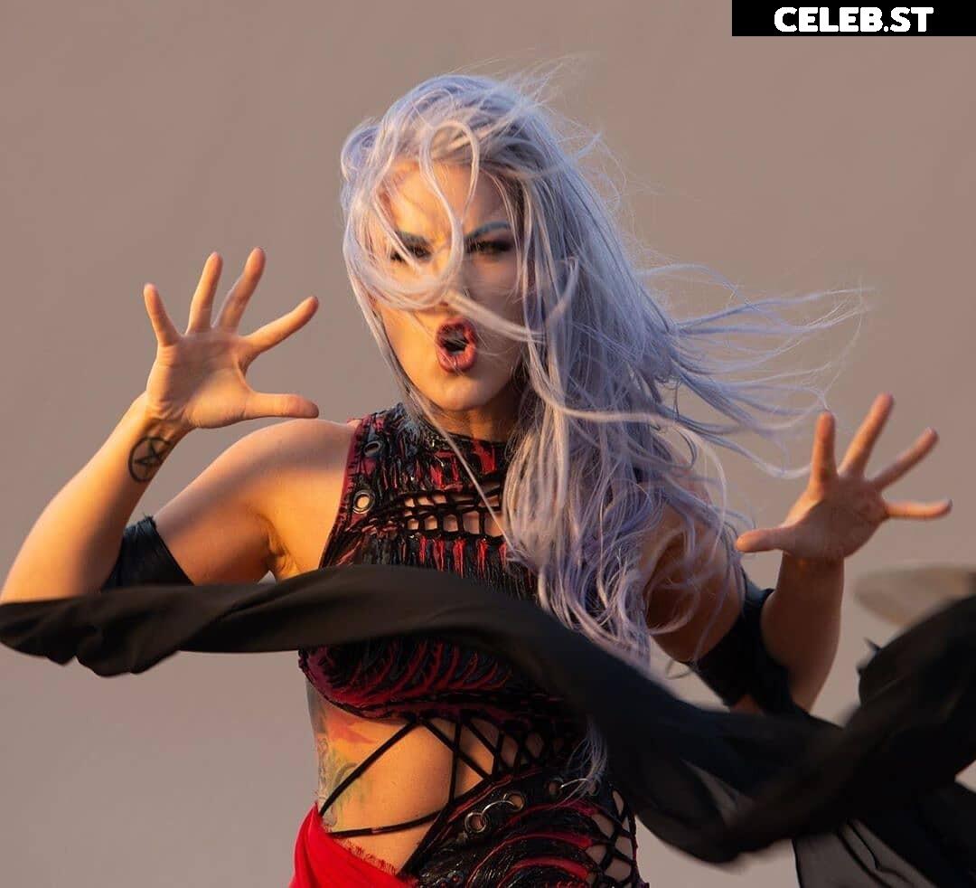 Alissa White-Gluz Image 2073846
