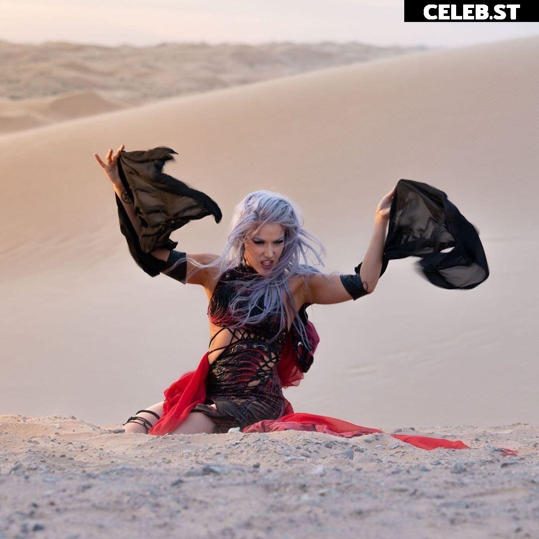 Alissa White-Gluz Image 2073811