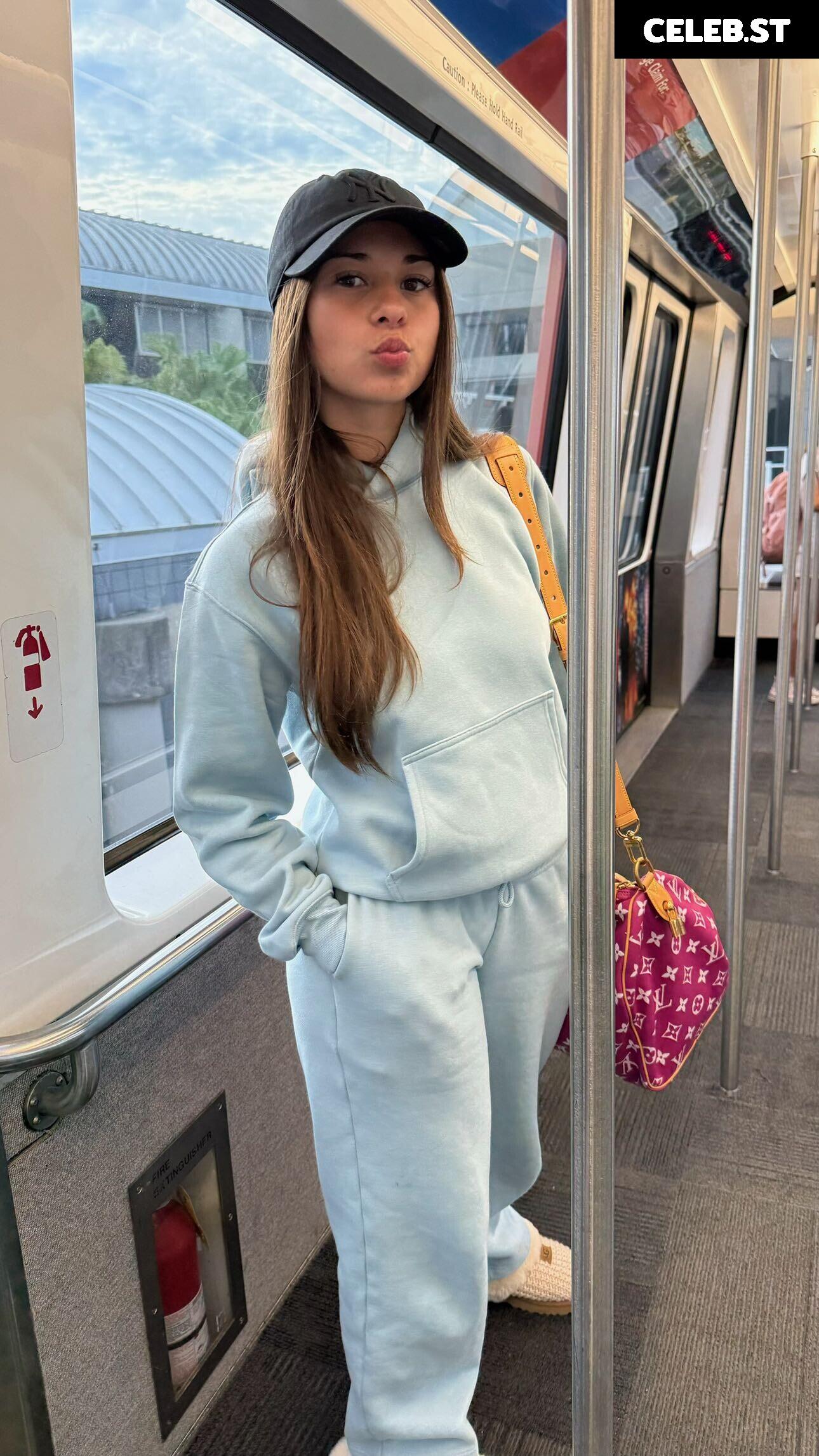 Malayaax - Sophieraiin Image 20735142