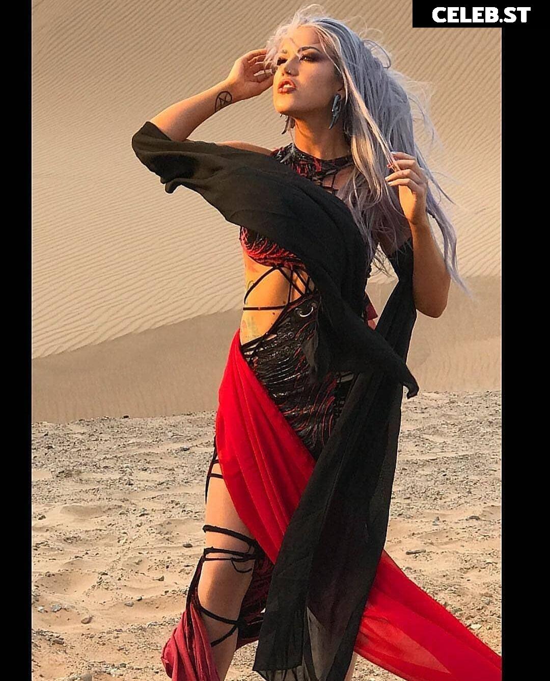 Alissa White-Gluz Image 2073517