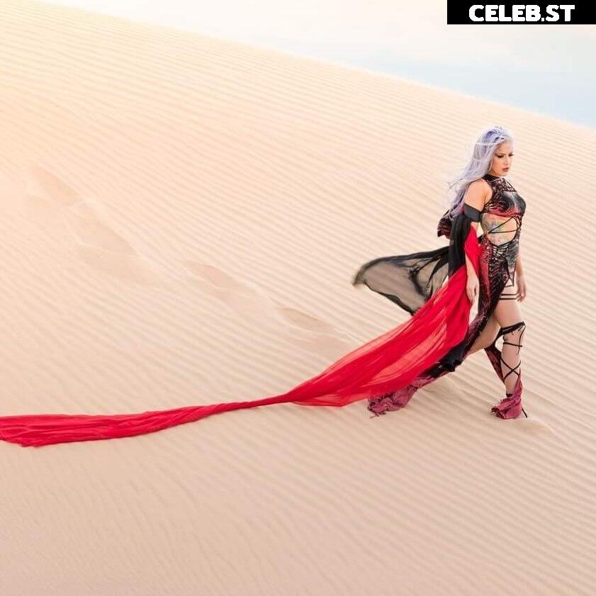 Alissa White-Gluz Image 2073602