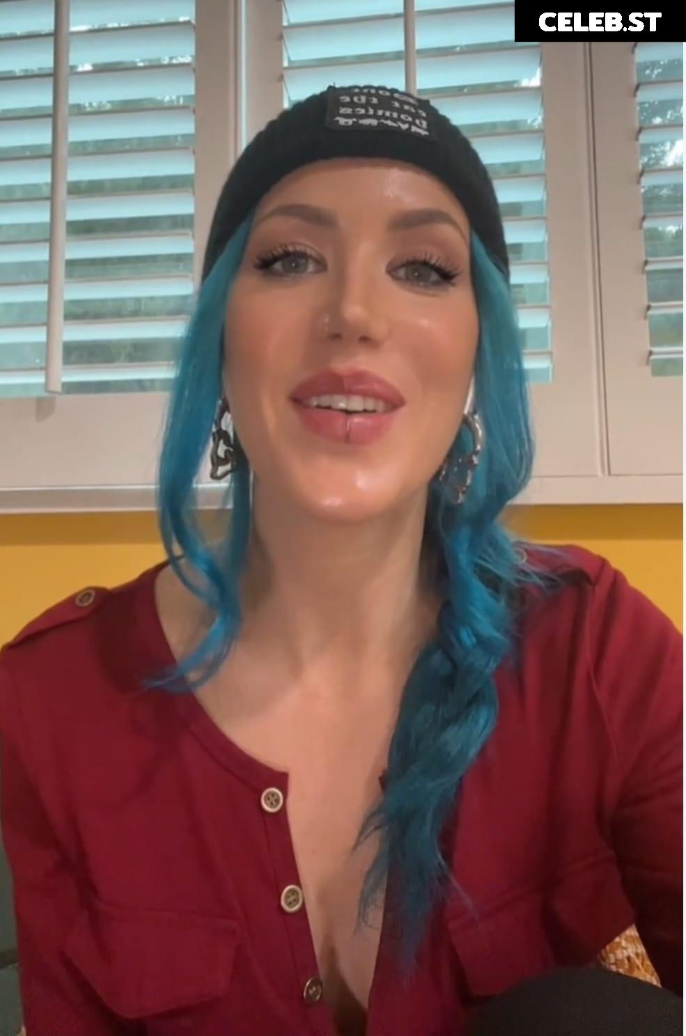 Alissa White-Gluz Image 2073179
