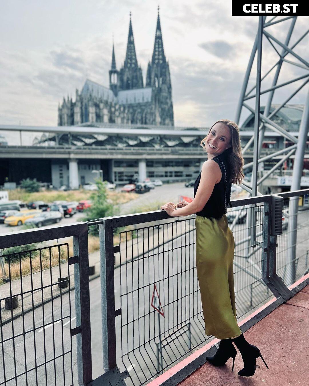 Nele Schenker Image 2073229