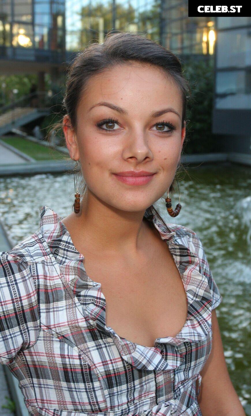 Janina Uhse Image 2070808
