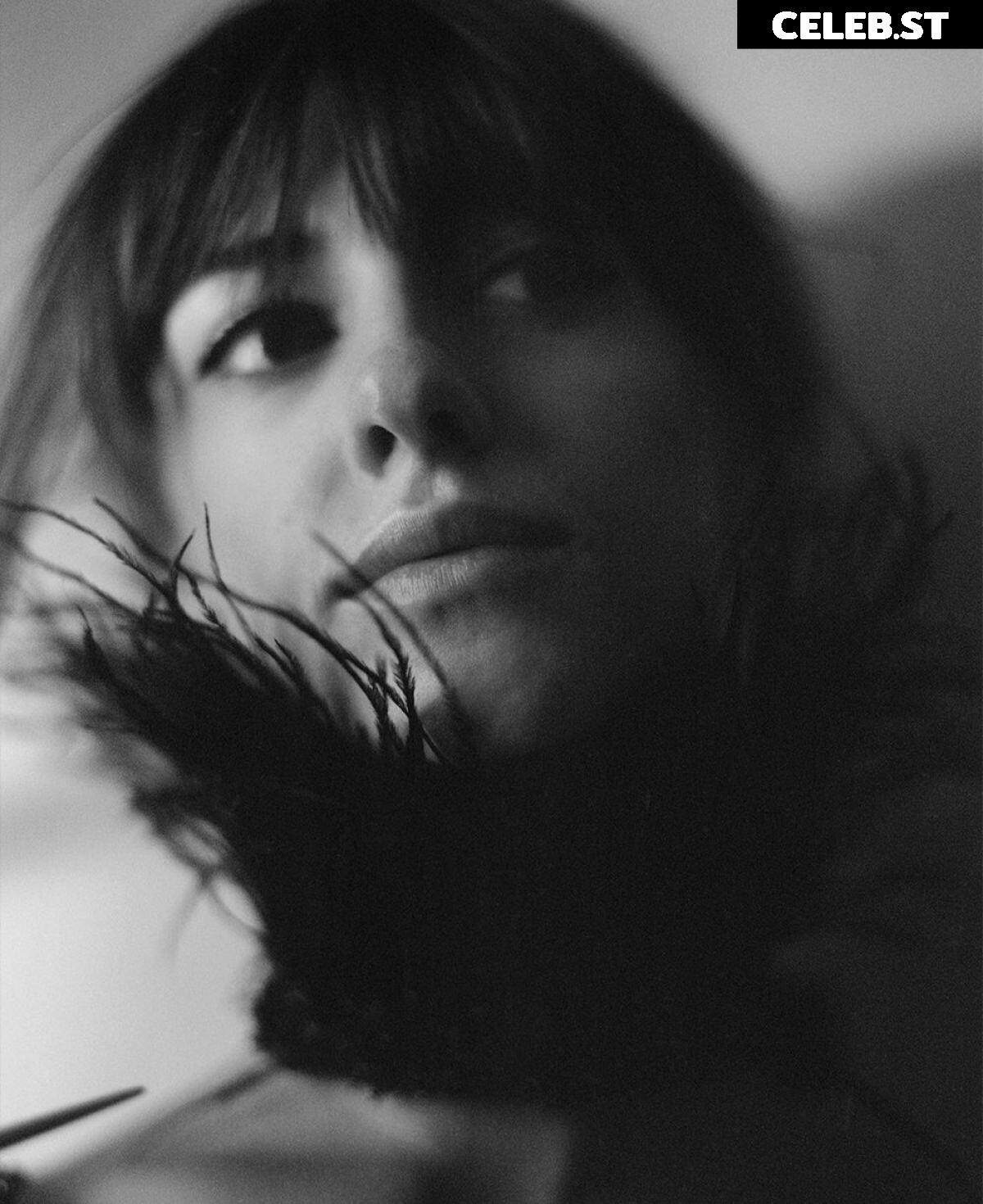 Daisy Edgar-Jones Image 2070477