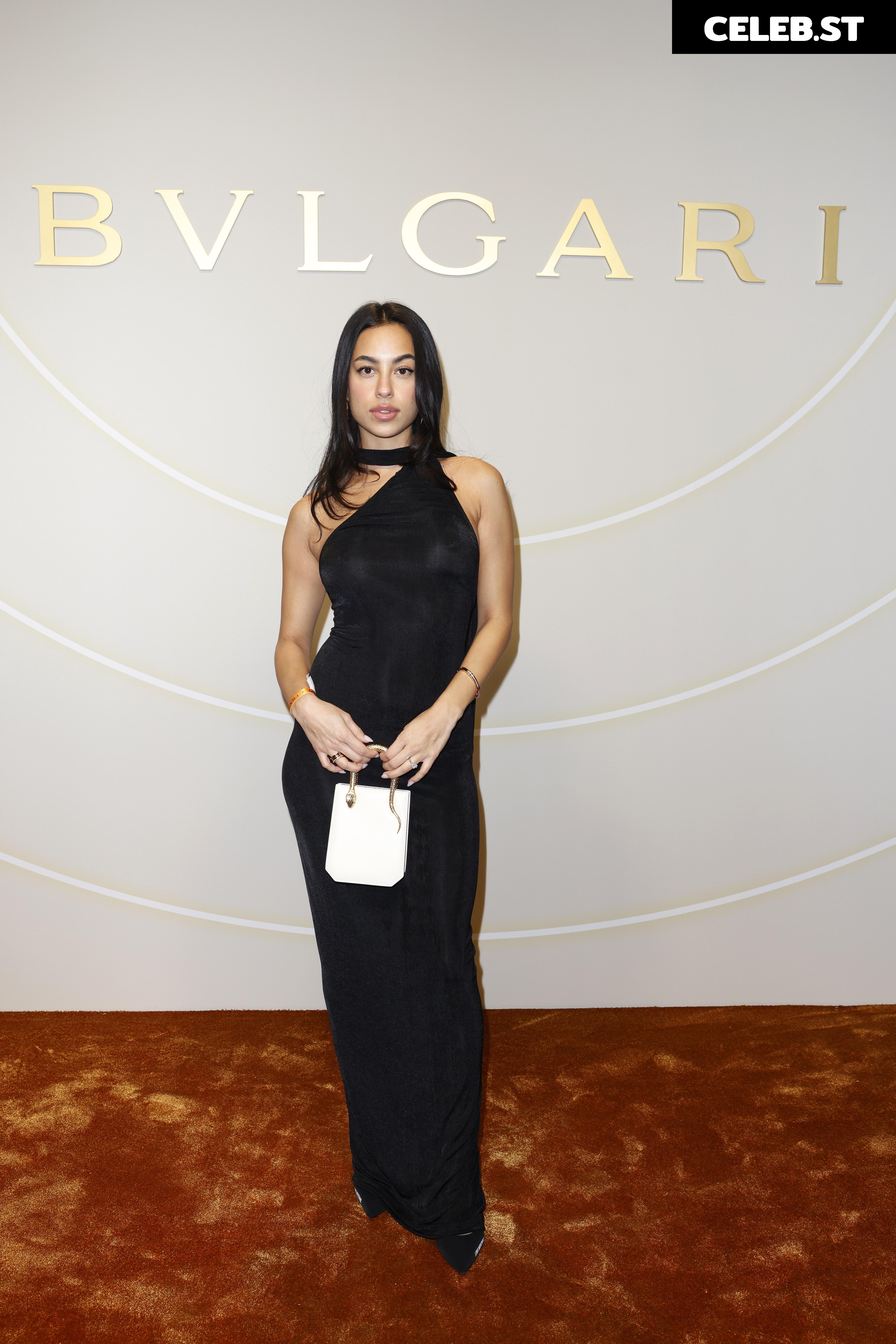 Gizem Emre Image 2070636