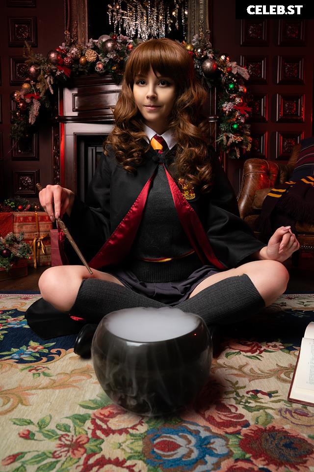 Disharmonica / Helly Valentine Image 20701689