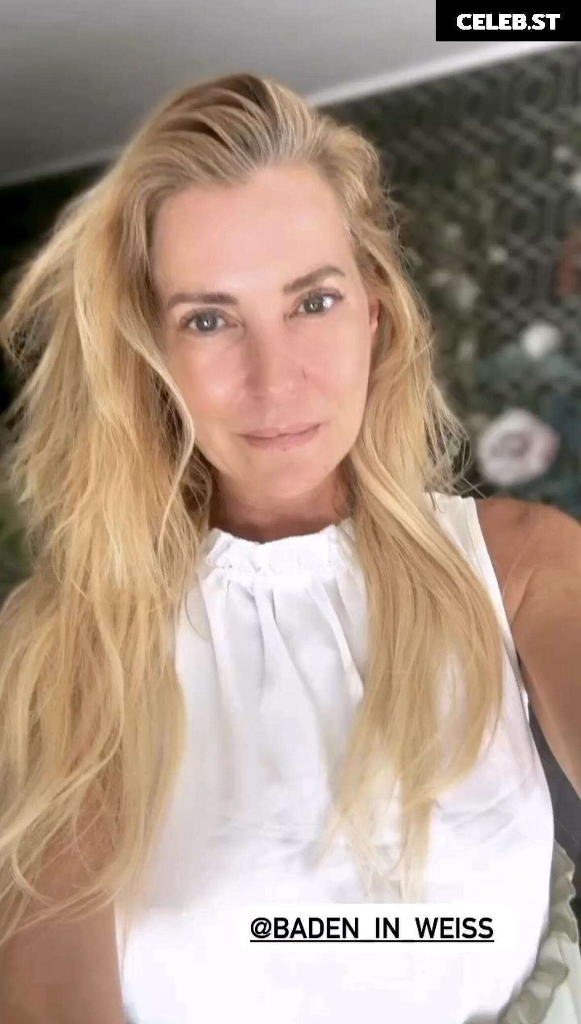 Giulia Siegel Image 2070125
