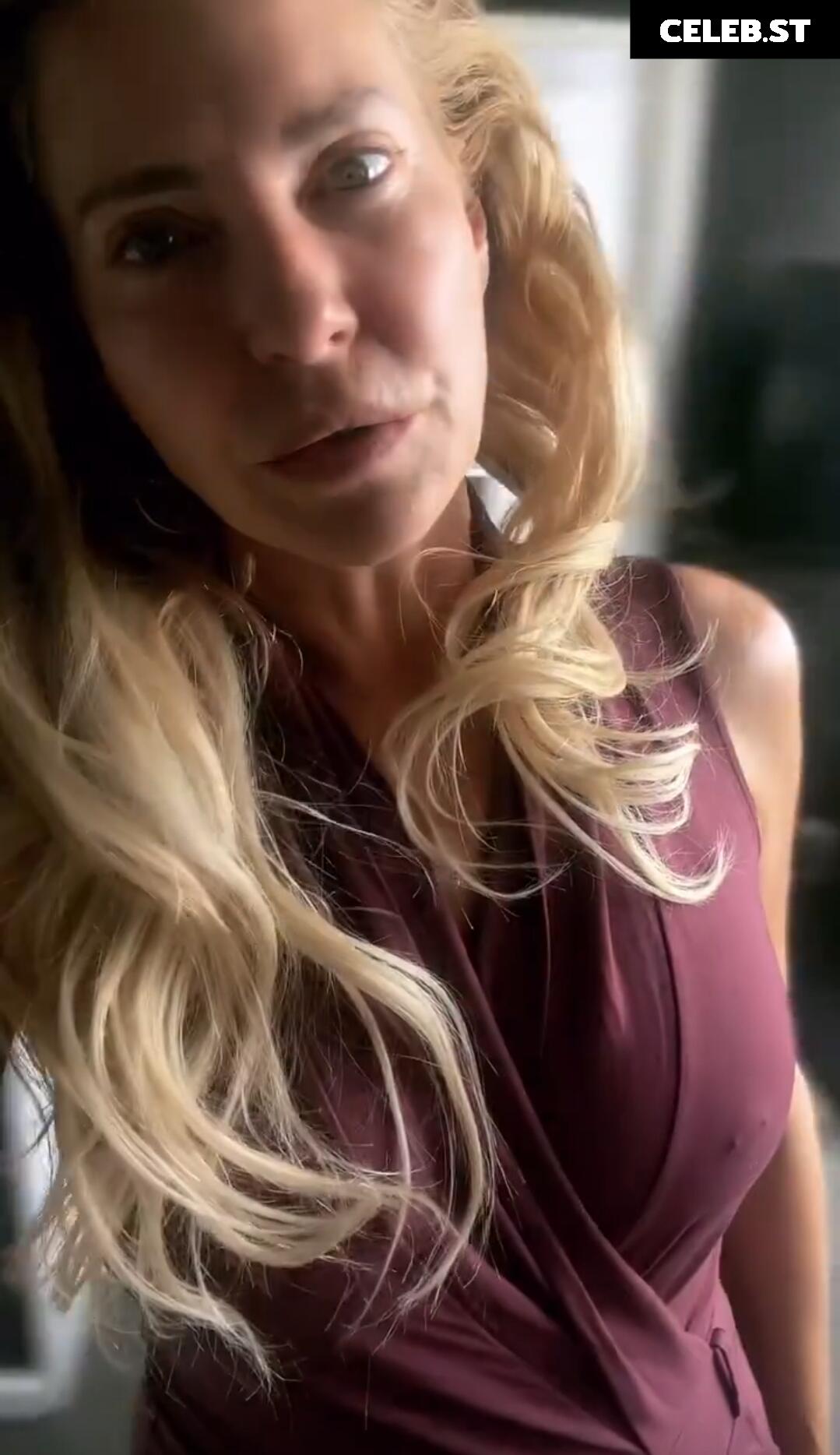 Giulia Siegel Image 2070053