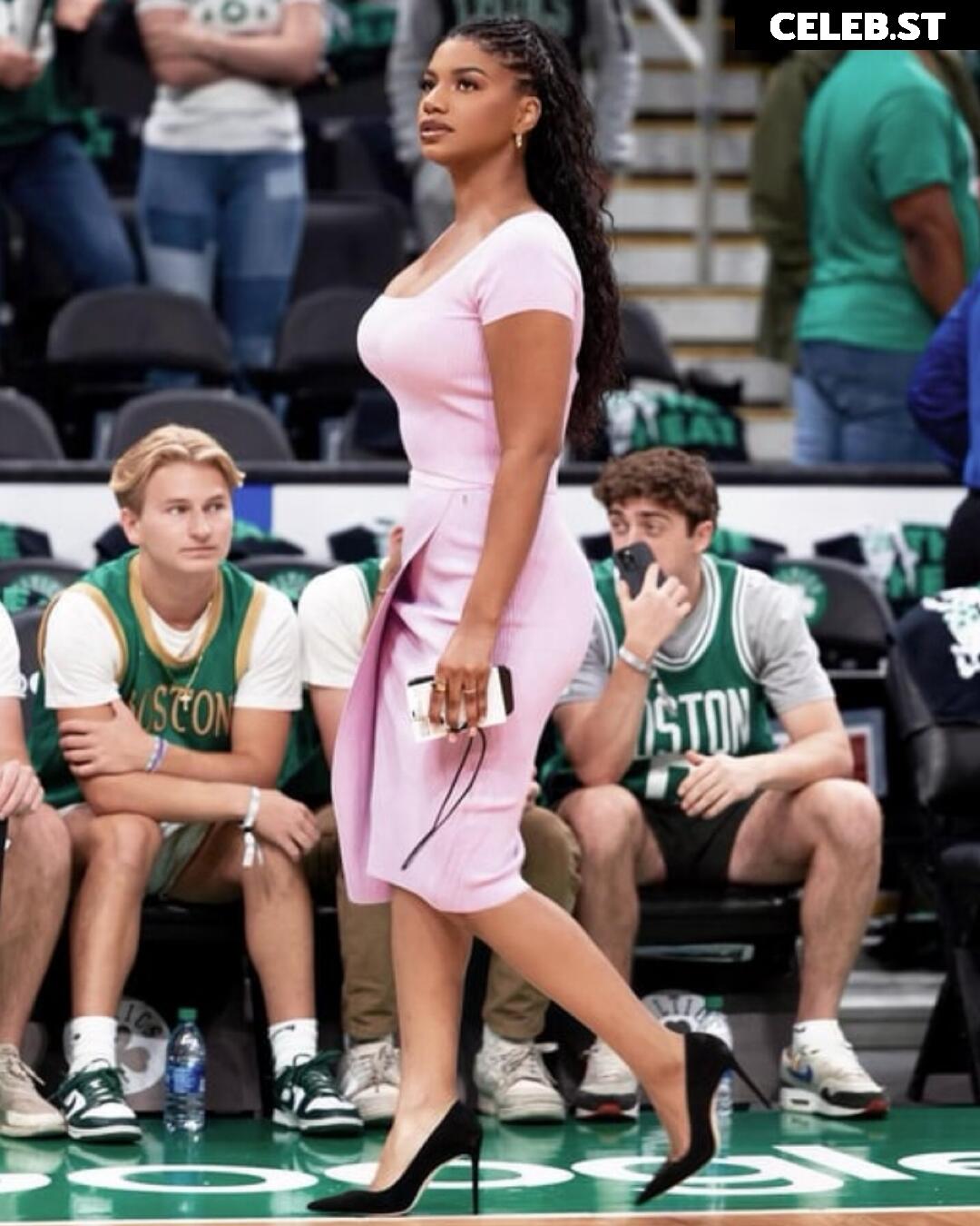 Taylor Rooks Image 2078487
