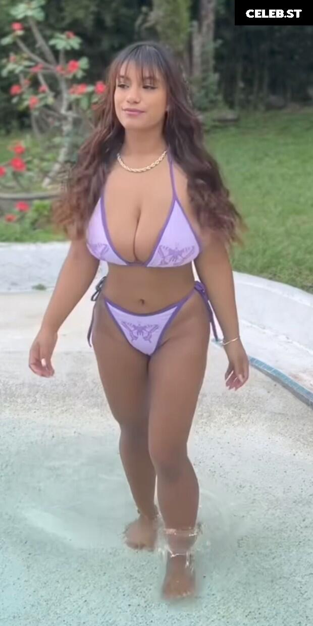 Angie Bravo / AngieFoxxyLove / HugeTitsAngie Image 20789348