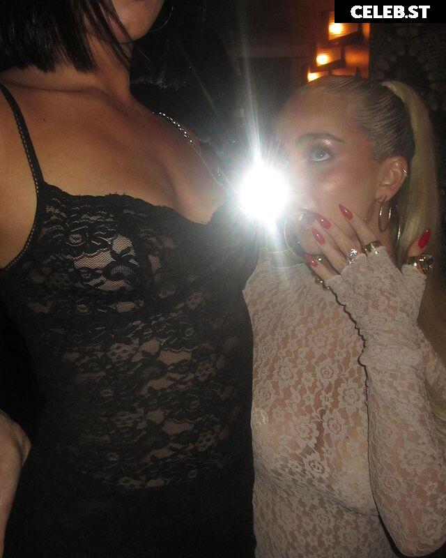Charli D'Amelio / Charli Damelio Image 20658470
