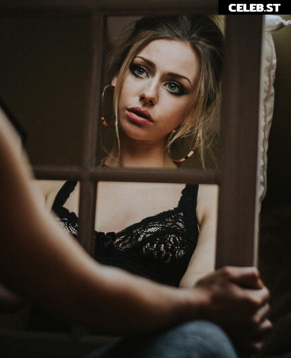 Maddie Phillips Image 2065436