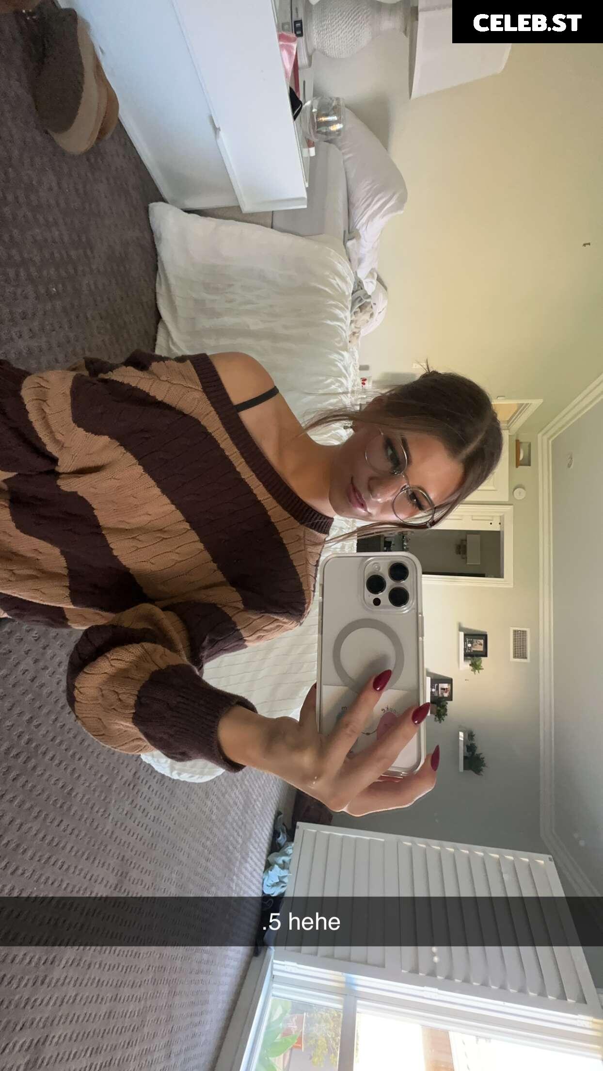 Brooke Monk Image 20656269