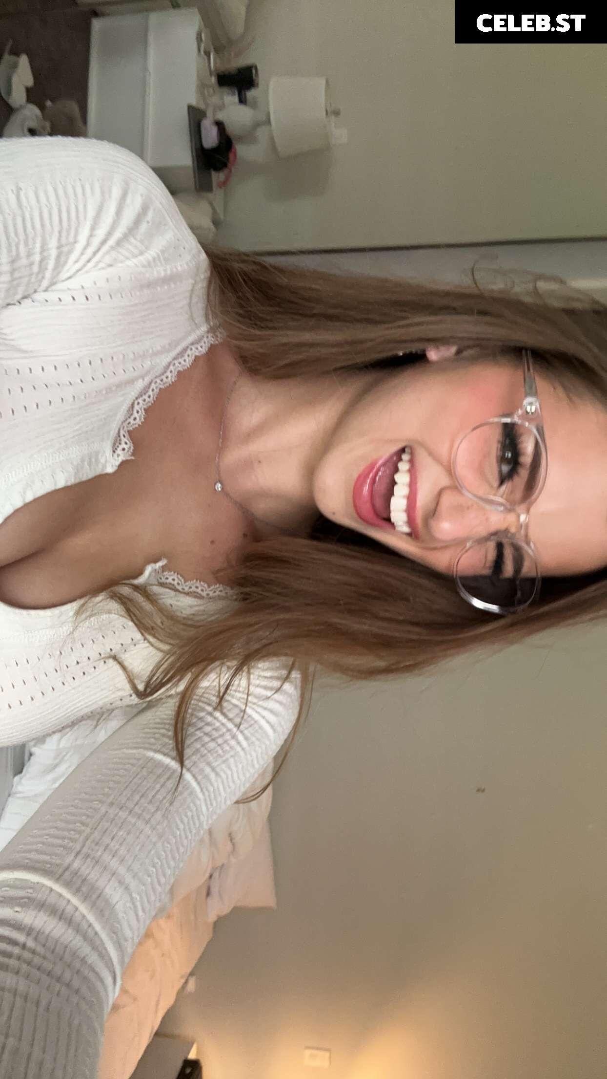 Brooke Monk Image 20651890