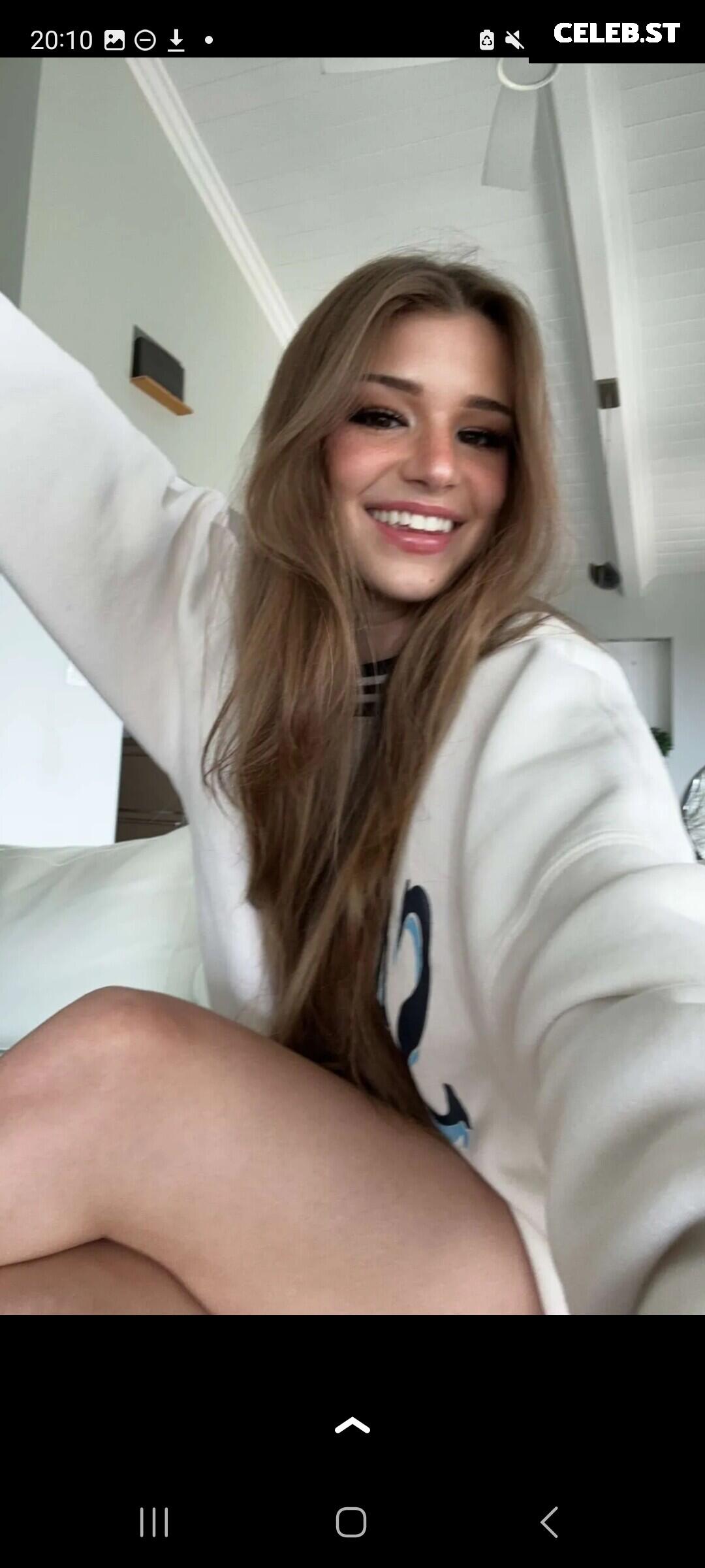 Brooke Monk Image 20651475